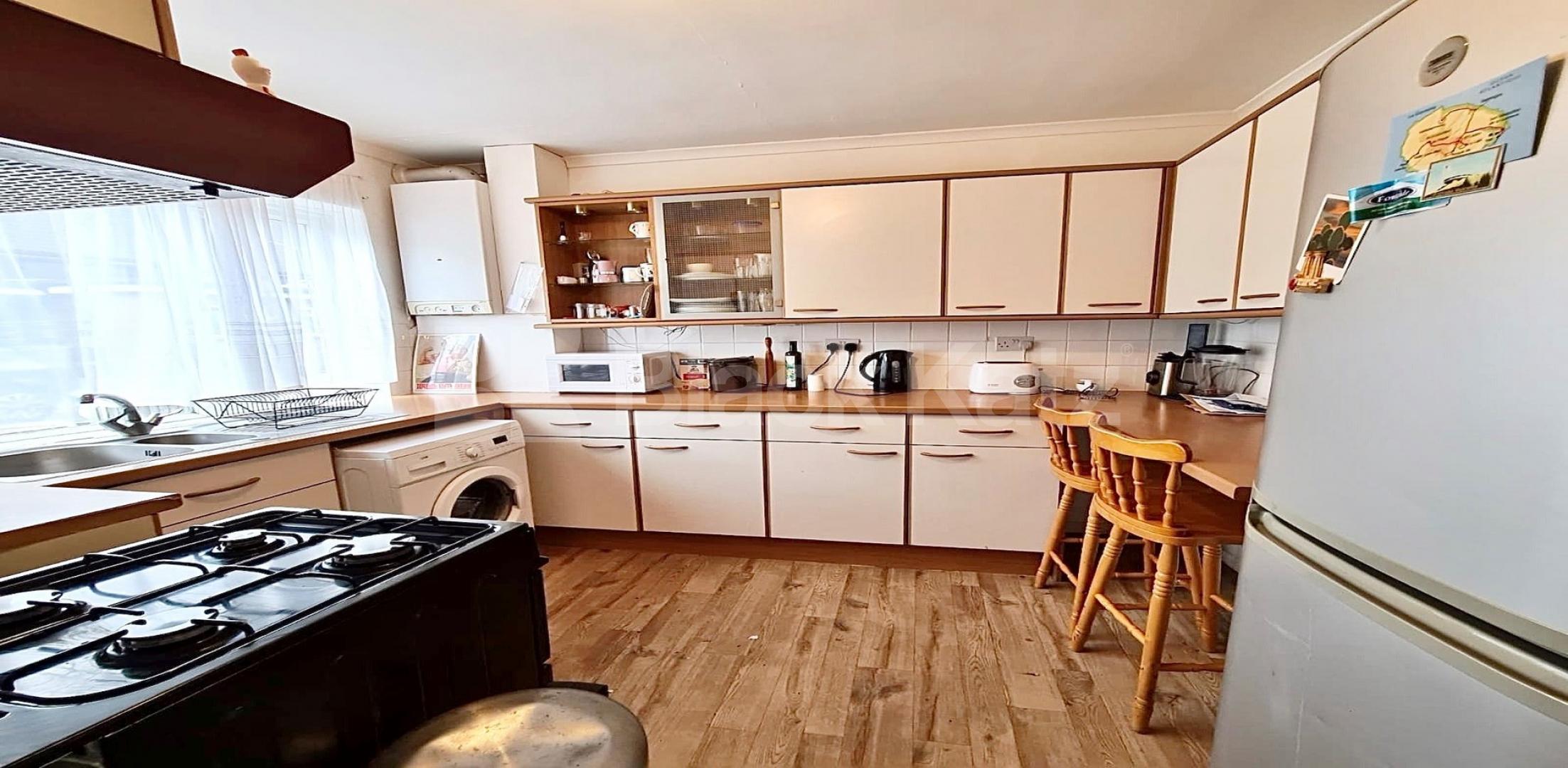 			VIRTUAL TOUR AVAILABLE!, 3 Bedroom, 1 bath, 1 reception House			 Mitford Road N19, HOLLOWAY / FINSBURY PARK